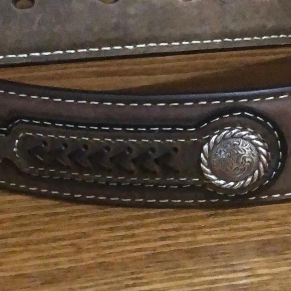 Cavender's Men's Brown Leather Lacing and Conchos Western Belt Size 40 - Picture 8 of 14